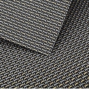 Placemats ，Grid Design PVC Insulation Heat Stain Resistant anti-skid eat mats, Use Both Side in Dining Room for Kitchen table (Black)